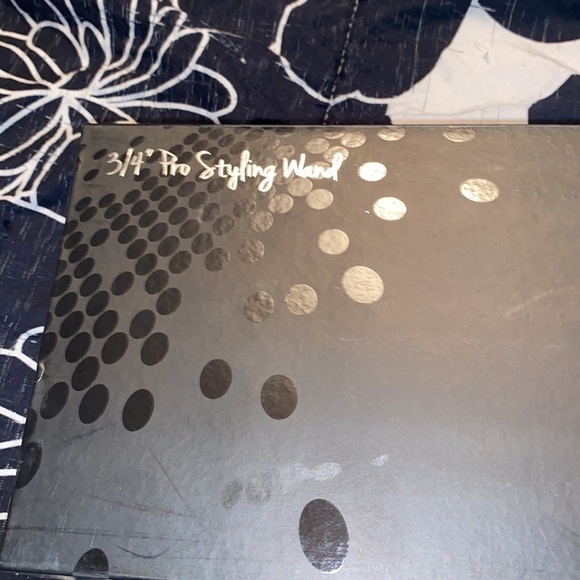 Straight Ahead 3/4" Pro Styling Wand - Silver Collection  (Brand New) - Picture 2 of 11